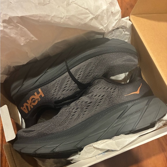 HOKA Clifton 8 Brand New in Box Running Shoes - Picture 4 of 6